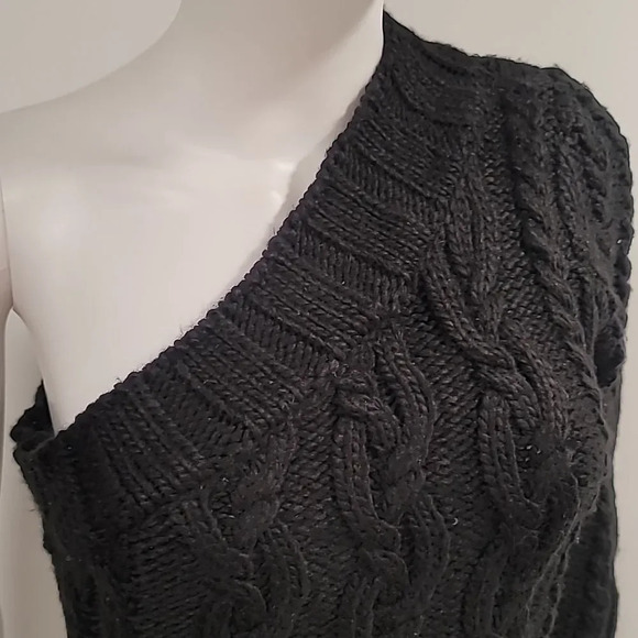 For Love & Lemons Wandering Single Shoulder Cropped Sweater - Picture 3 of 12